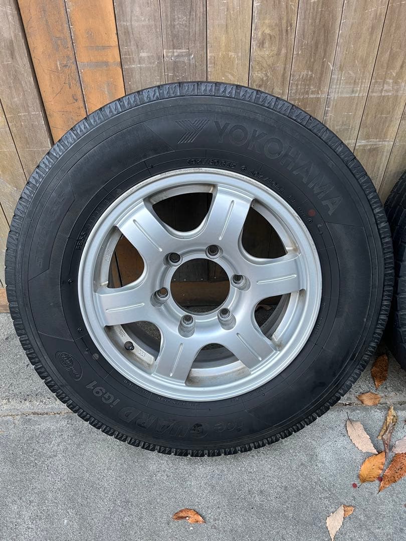 ハイエース　スタッドレスタイヤ4本セット 195/80R15