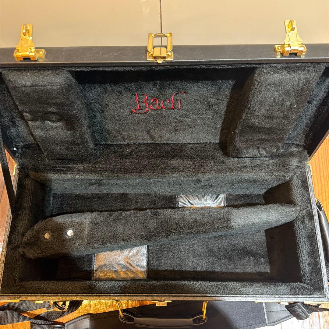 Bach トランペット ハードケース ストラップ付き