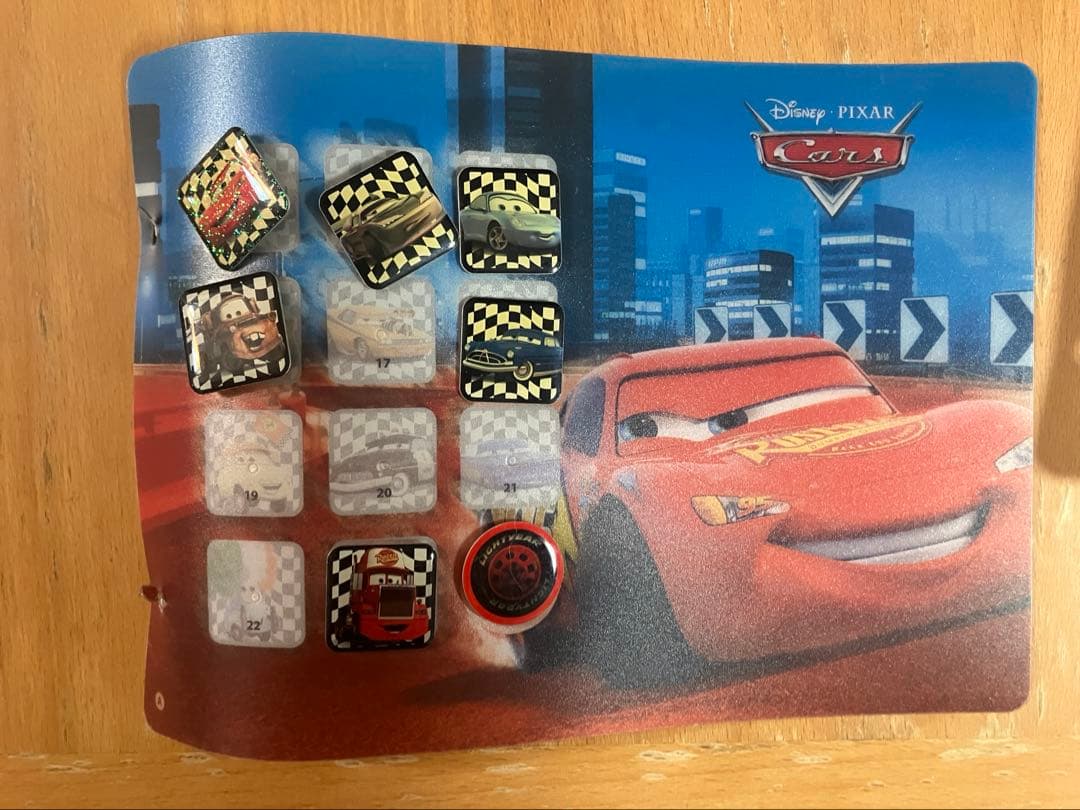 【日本未発売 約60個】ディズニーシリーズピンバッジ