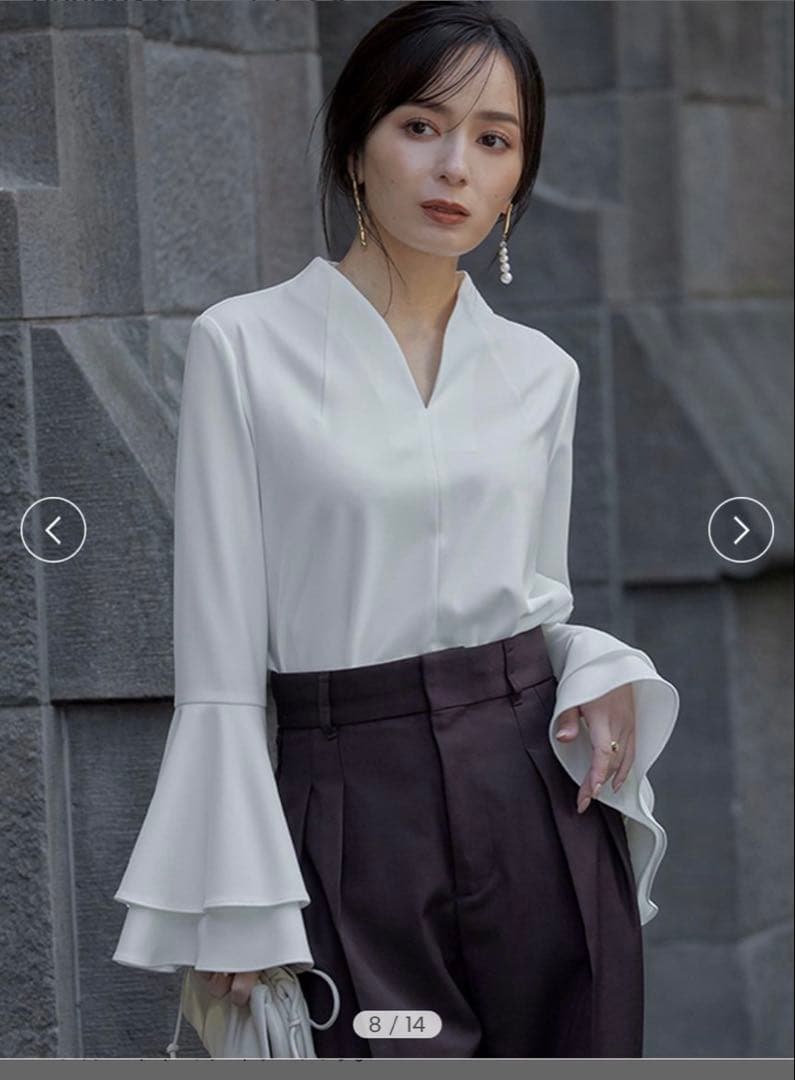 新品同様　アニュアンス　anuans 白　ラッフルスリーブブラウス