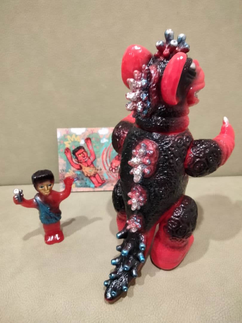 ソフビ　chubbytoys　バサンゴン　赤色　izumonster 安楽安作