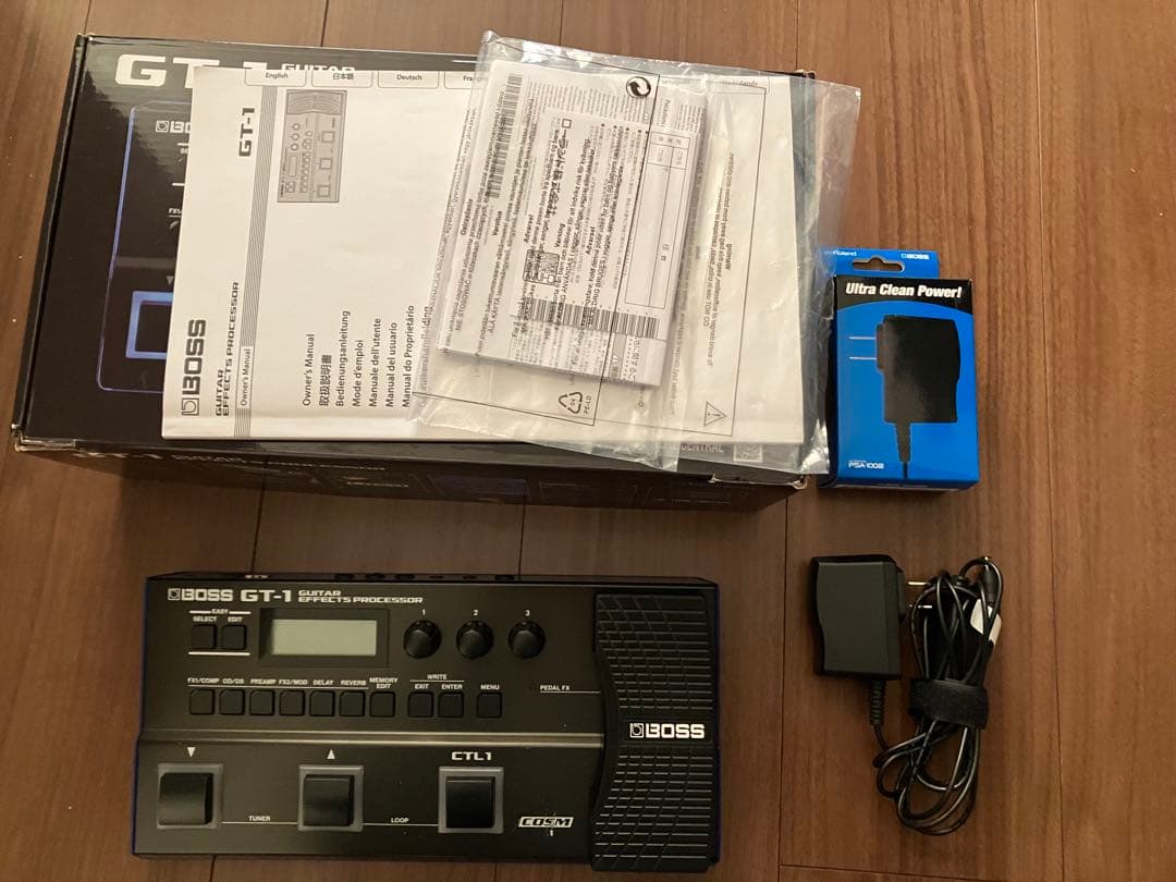 BOSS GT-1 (別売の純正ACアダプター付き)