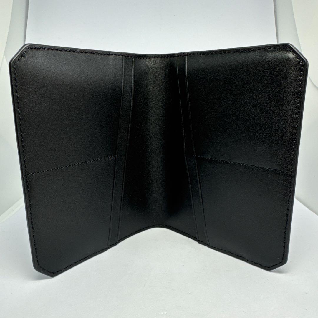 新品未使用　TUMIトゥミ　パスポートカバー　ケース　011881D