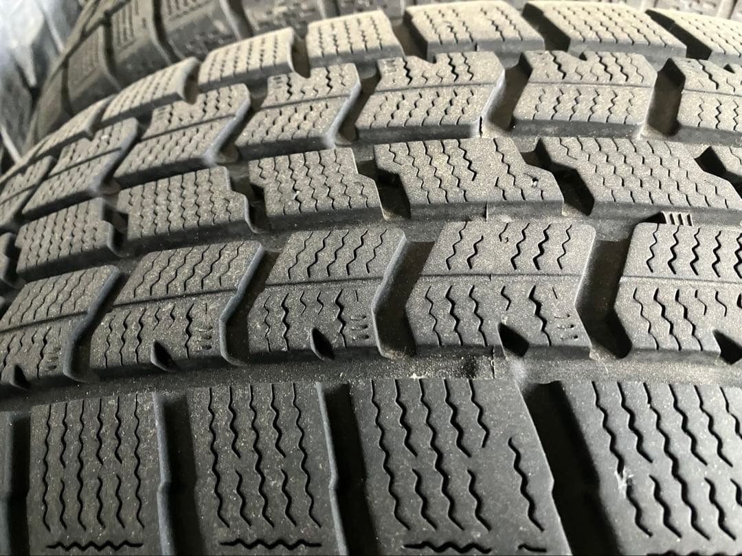 スタッドレスタイヤ　16インチアルミ付き4本セット