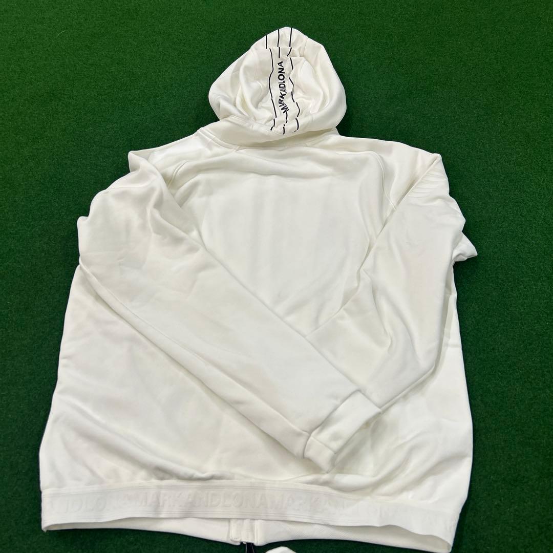 MARK&LONA フード付きホワイトジャケット