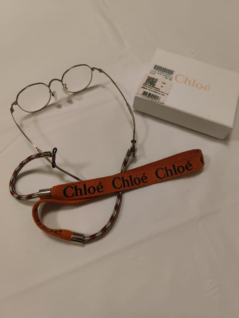 ​【箱付・極美品】Chloé クロエ メガネストラップ グラスコード ロゴ入り