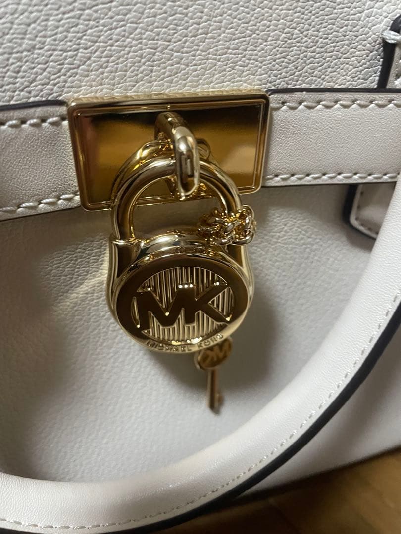 MICHAEL KORS ホワイト ショルダーバッグ ハンドバッグ　保存袋付き