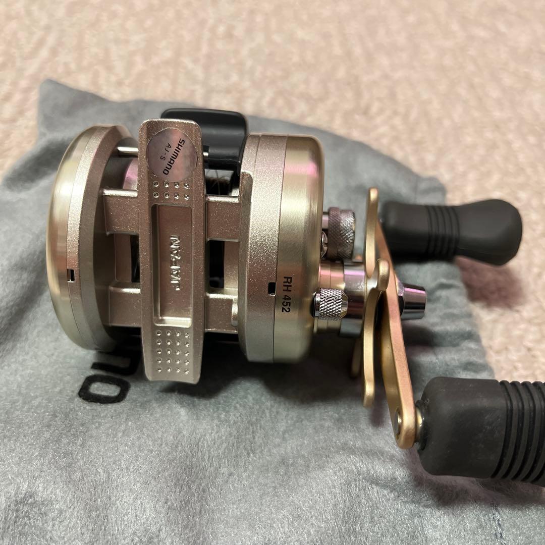 シマノ AXIS 100 RH452 美品 ベイトリール 海外モデル 回転良好