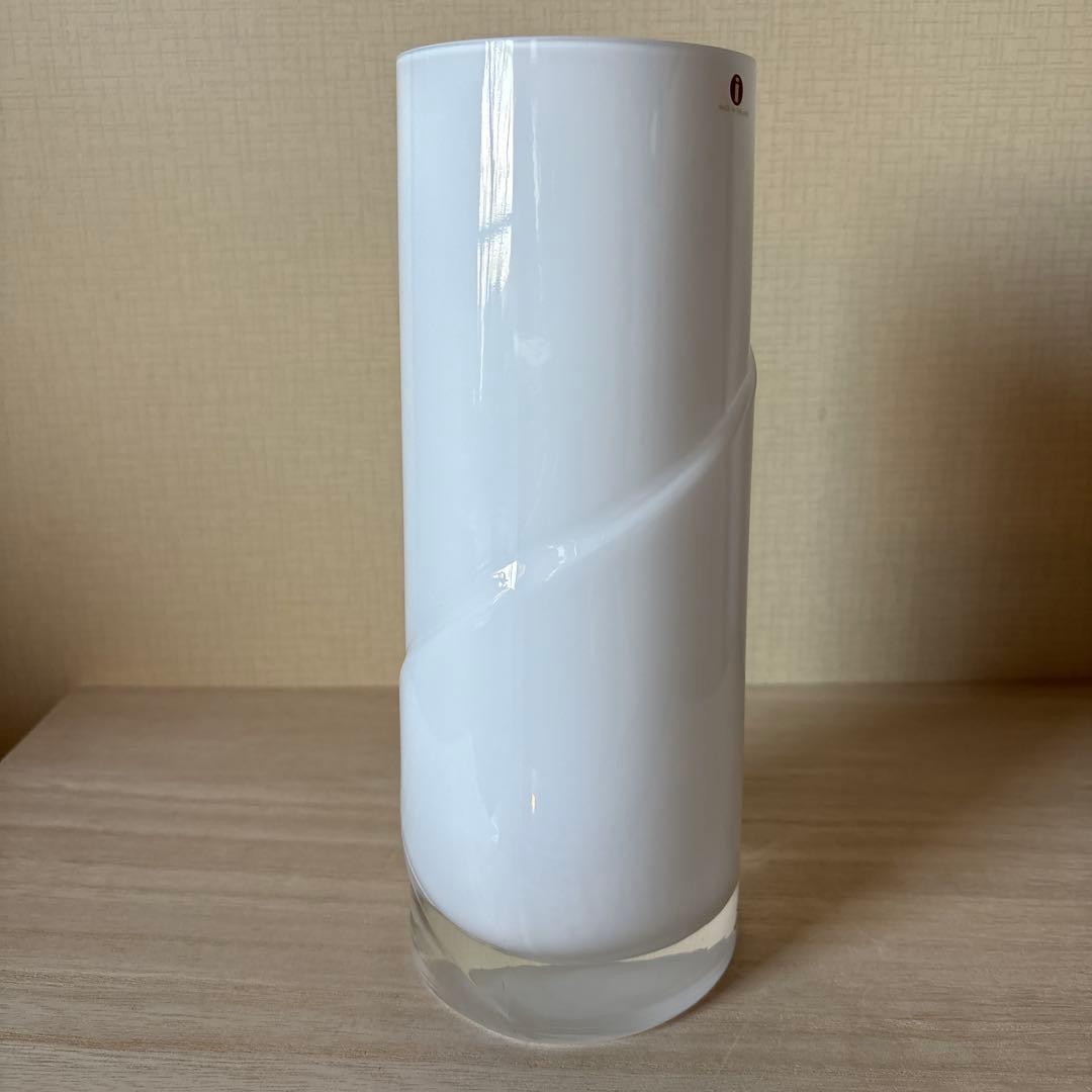 イッタラ　オパールホワイト　ガラス花瓶　ヴィンテージ　フラワーベース