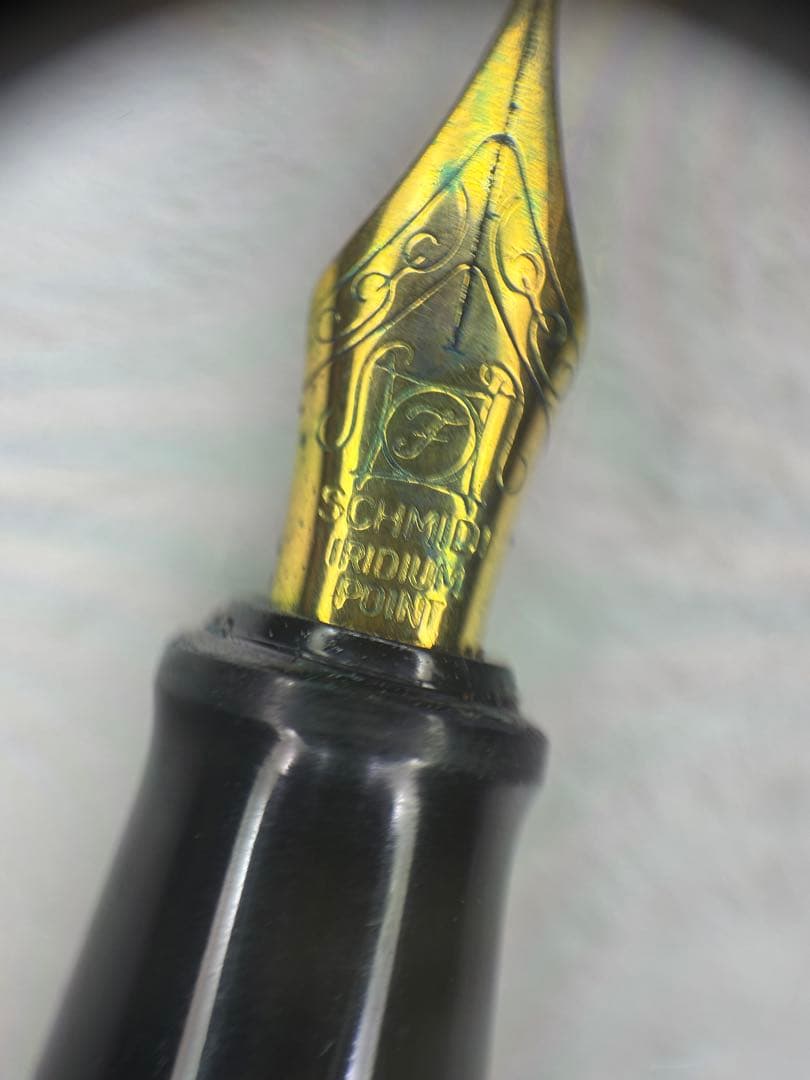 黒と金のマーブル模様 万年筆