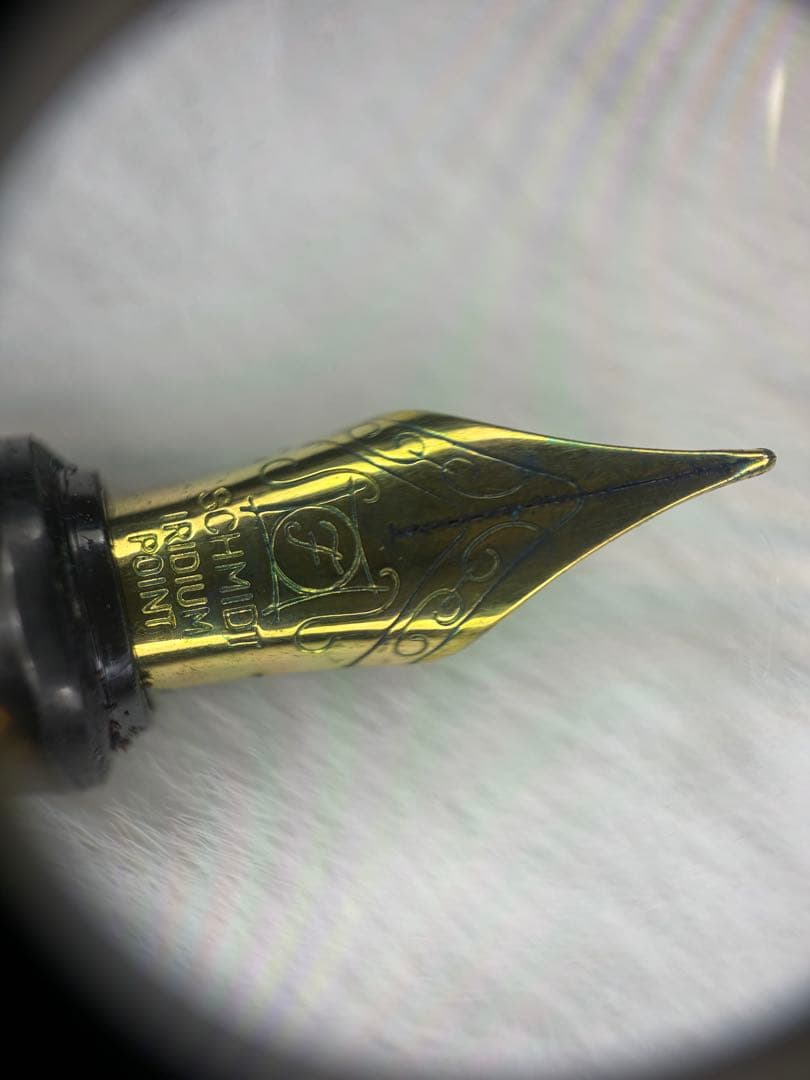 黒と金のマーブル模様 万年筆