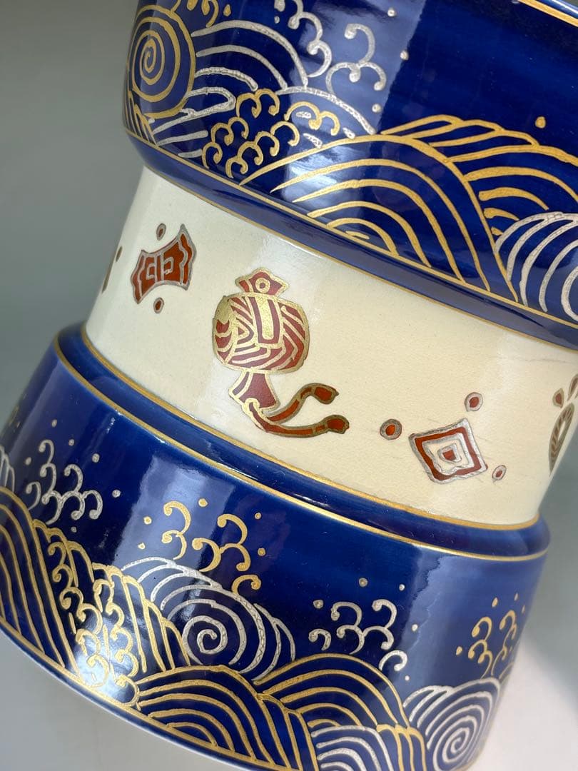 【中古品】加藤浩一造　瑠璃交趾　波に宝尽水指（共箱）