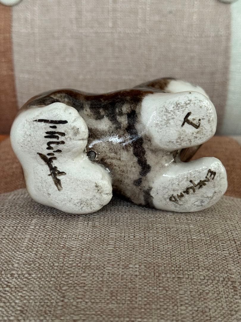 アンティーク　陶器製 猫の置物 茶色と白　価格交渉お気軽に。