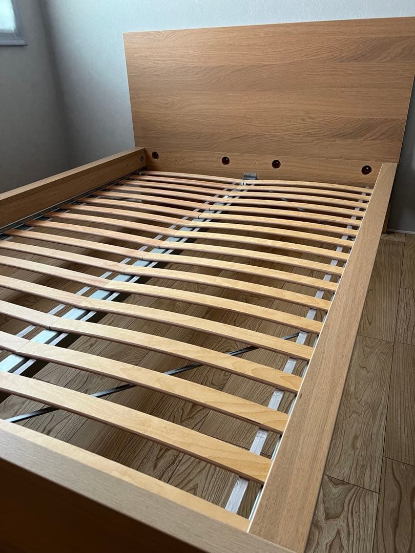 IKEA イケア マルム　ベッドフレームホワイトステインオーク材　140x200