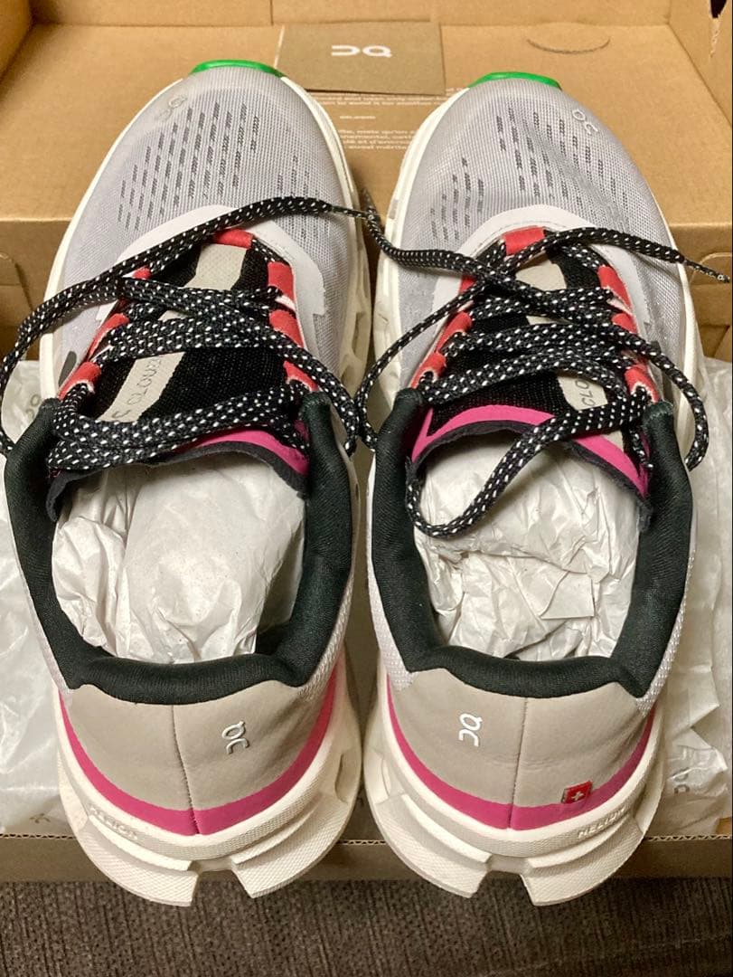 ランニングシューズ【ON】サイズ24