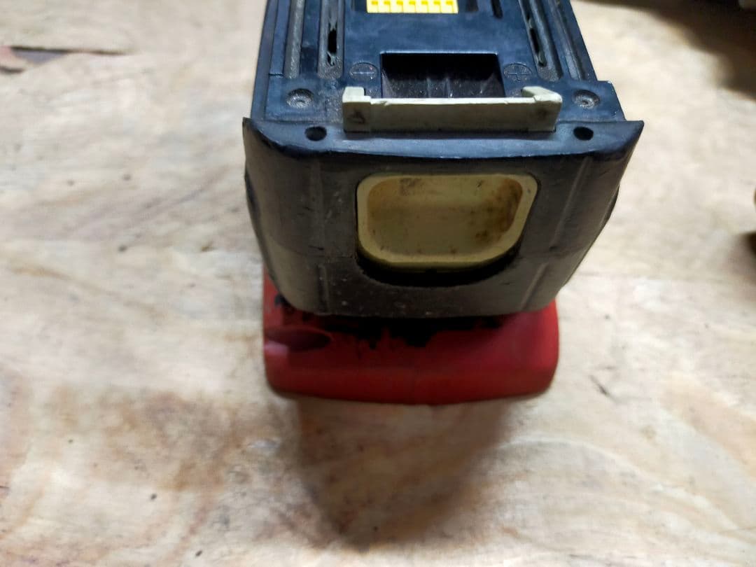 マキタ工具用HILTIバッテリーアダプター　B22 3.0