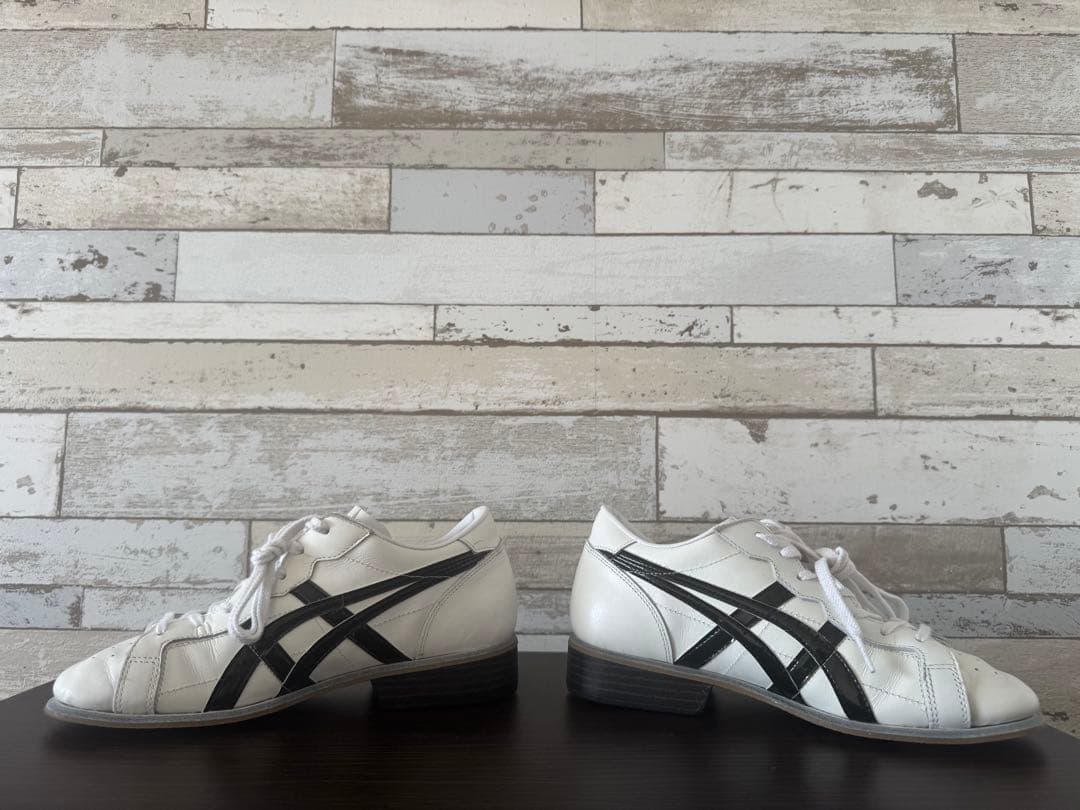【超美品】レア白　ASICS アシックス　リフティングシューズ 24.5CM