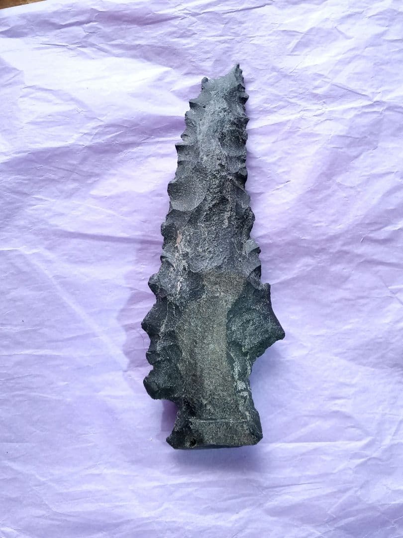 石剣 本物 サヌカイト 石器 模写