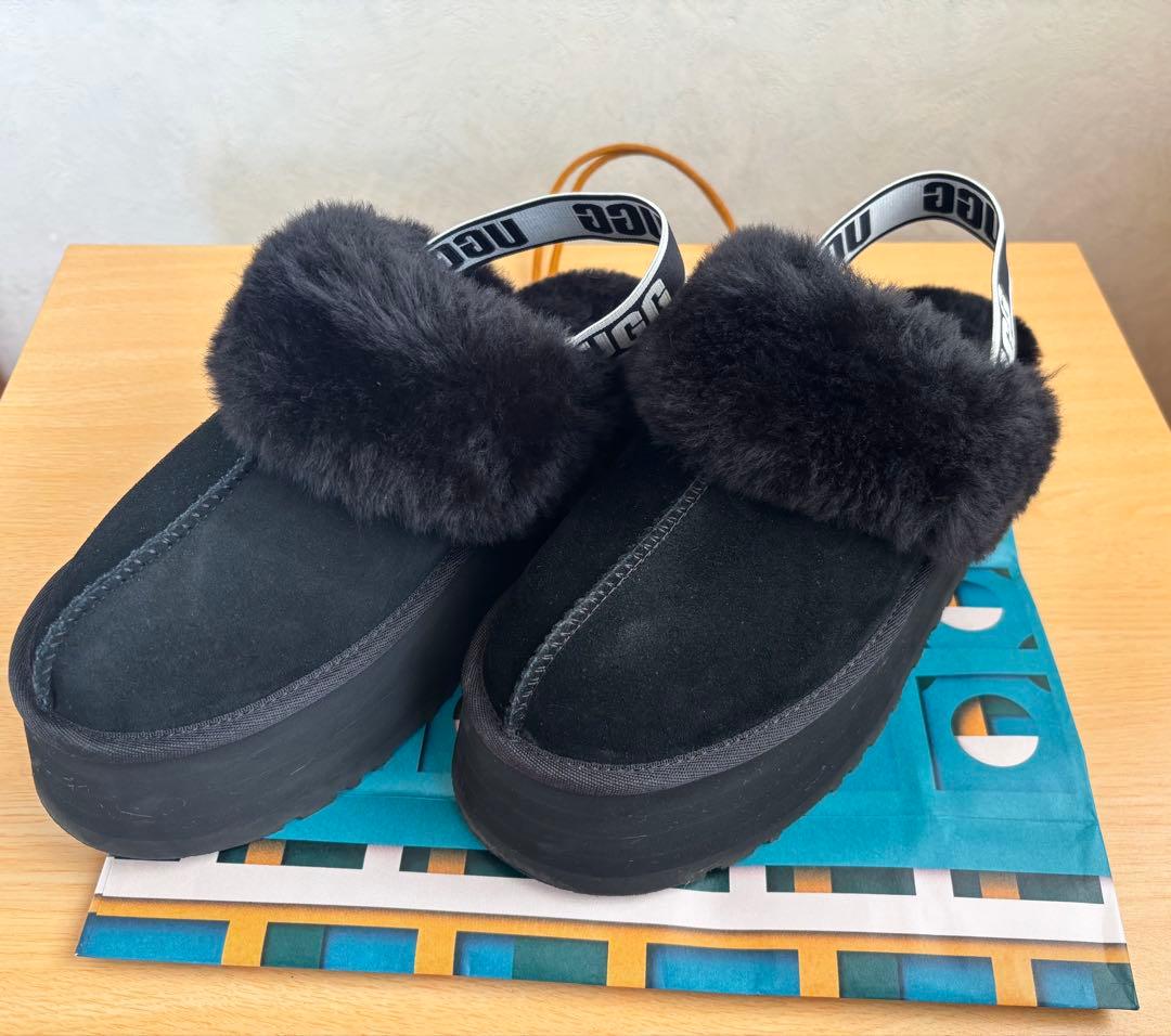 【美品】アグ　ファンケットUGG FUNKETTE ロゴストラップ 厚底サンダル