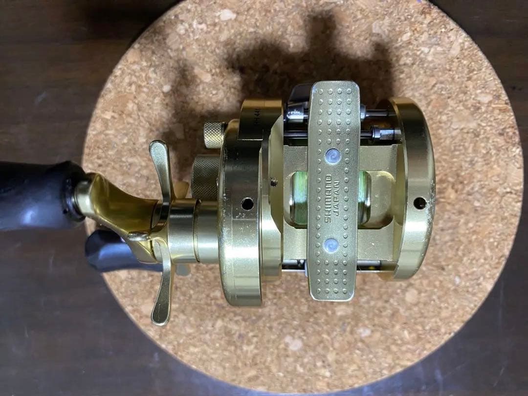 シマノ　カルカッタコンクエスト201 左巻き