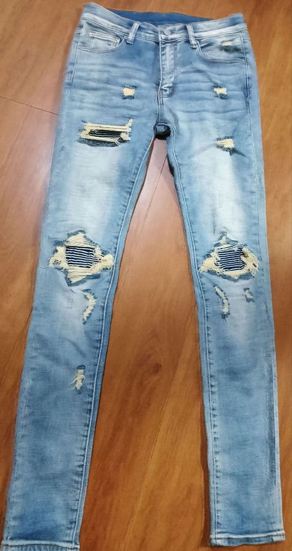 ミニマルスキニーデニム ダメージ加工　30インチ