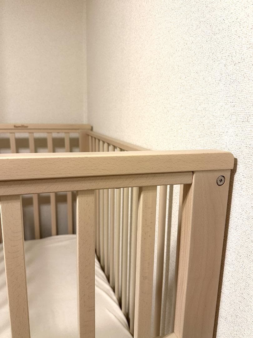 familiar ベビーベッド 木製 キャスター付き　（ファミリア）