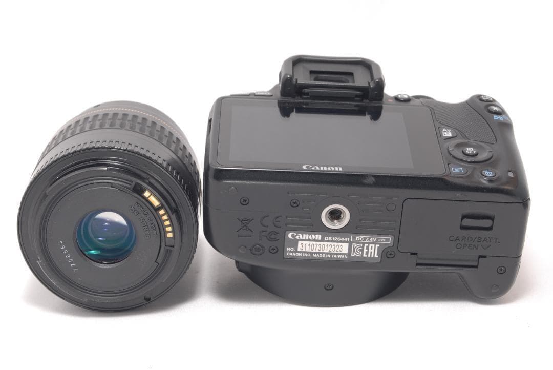 ⭐️コンパクト＆高画質⭐️Canon Kiss X7 キャノン　デジタル一眼