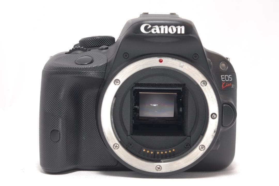 ⭐️コンパクト＆高画質⭐️Canon Kiss X7 キャノン　デジタル一眼