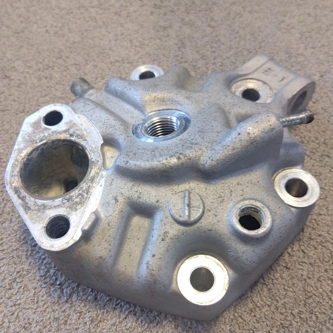 CRM250AR 無限 シリンダーヘッド RCバルブカバー 箱付き