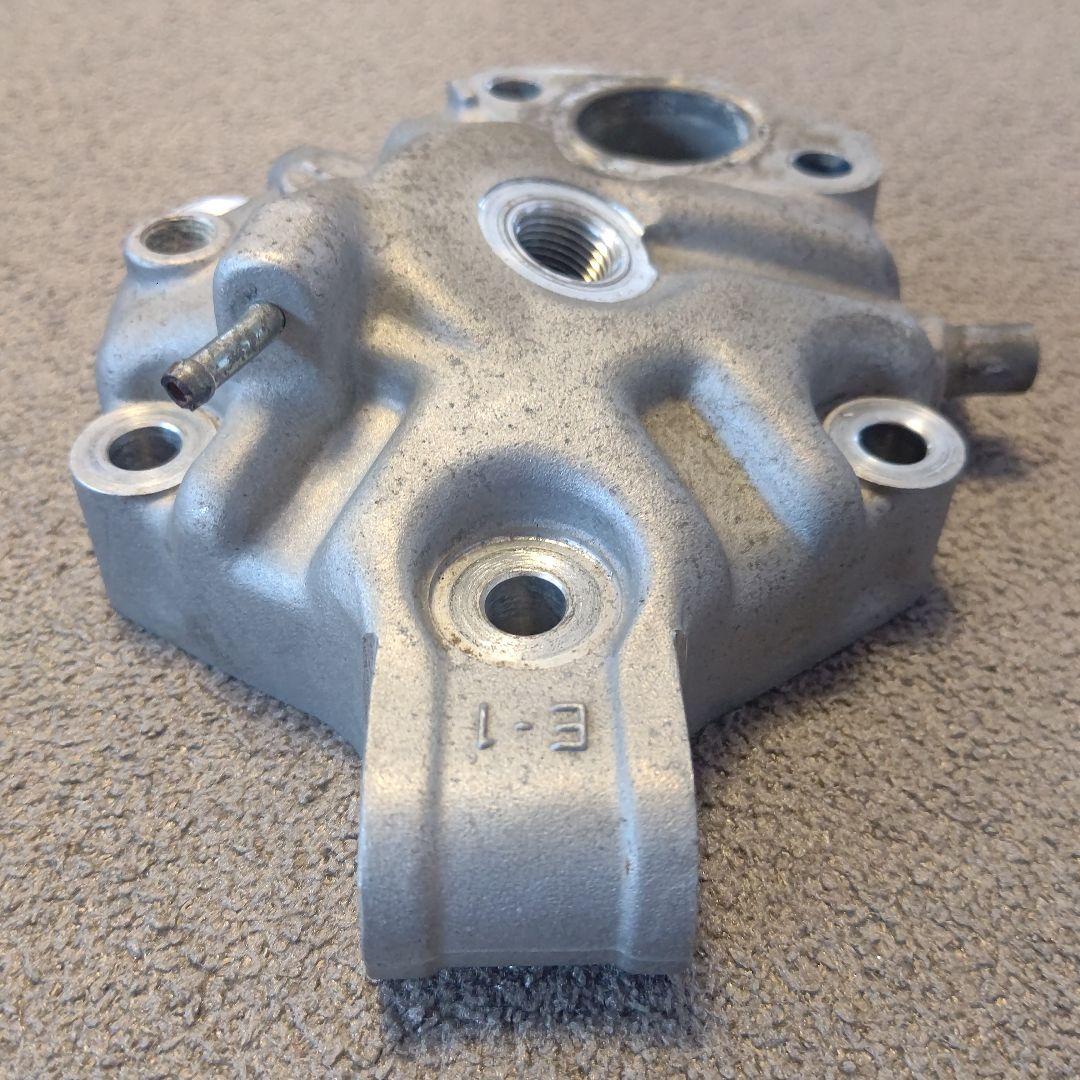 CRM250AR 無限 シリンダーヘッド RCバルブカバー 箱付き