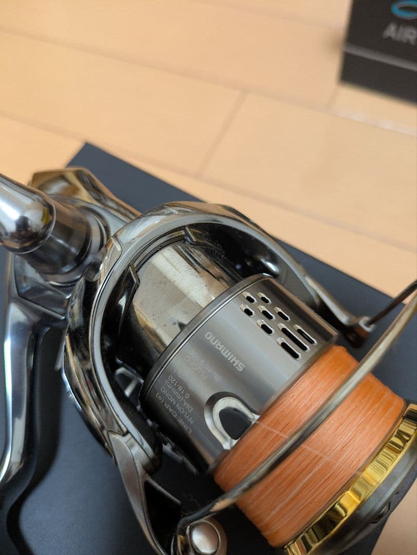 今月で出品取り消しシマノステラ2500SHG