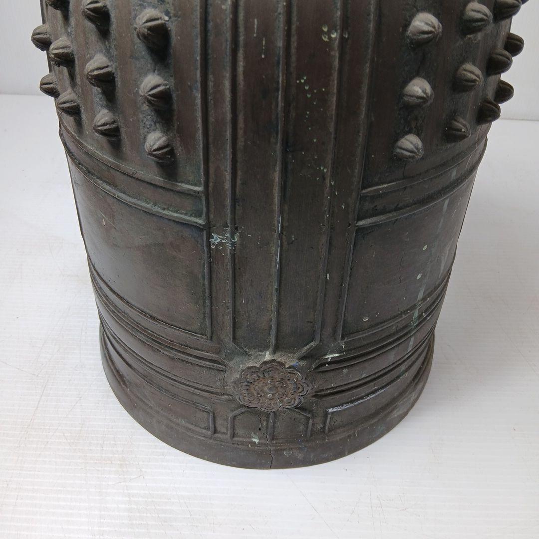 青銅製 獅子持ち手の工芸品