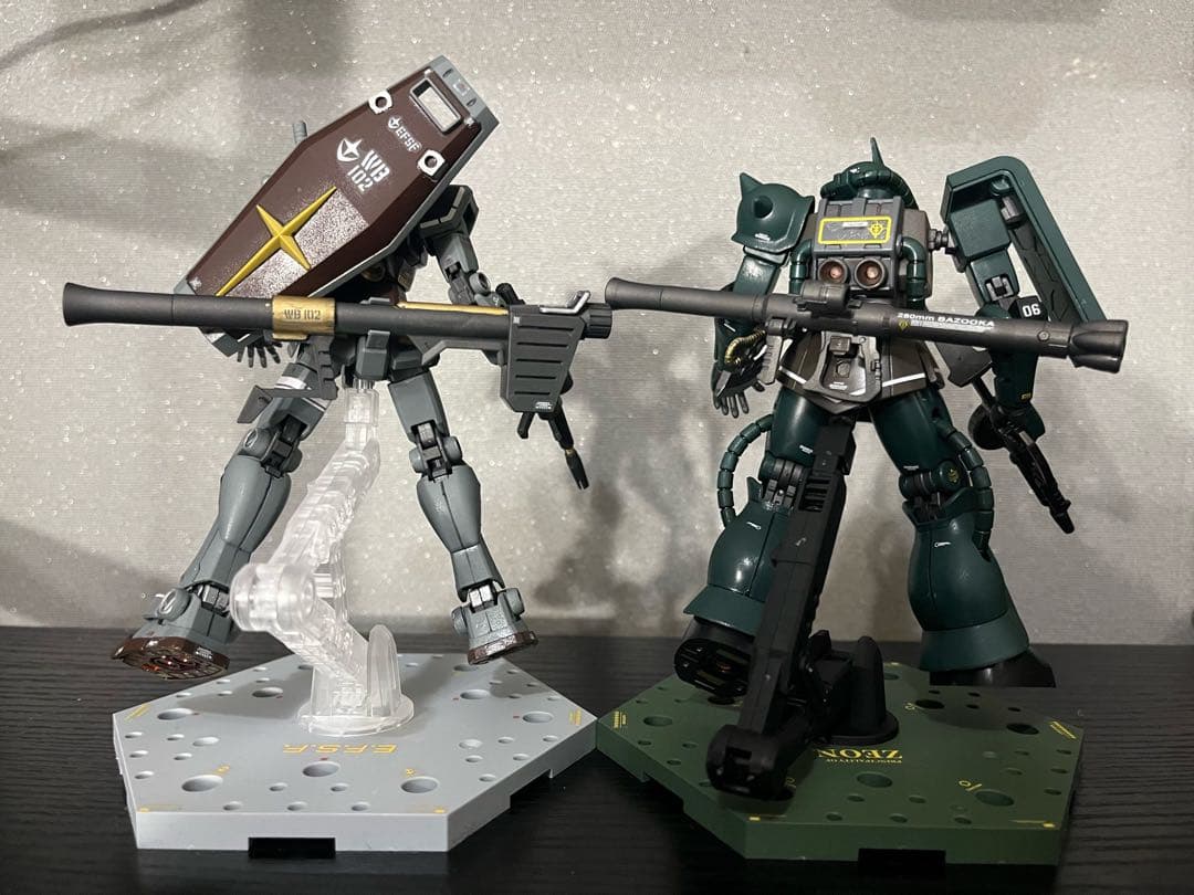RX-78 & MS-06 ガンプラセット