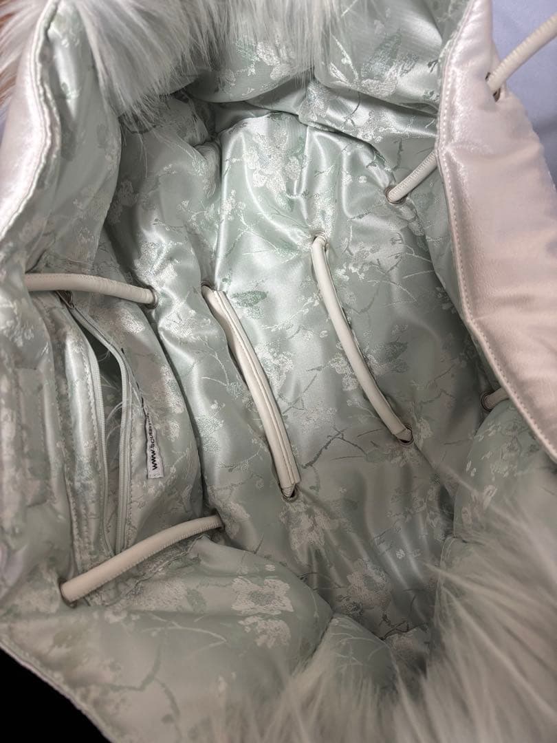 バッグ SCULPTOR fluffy Slouchy Satin Bag White