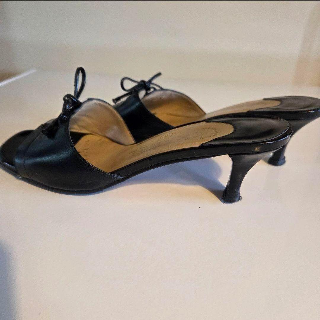 シャネル　 ブラック　レザーサンダル 中ヒール　リボン付き　22.5㎝