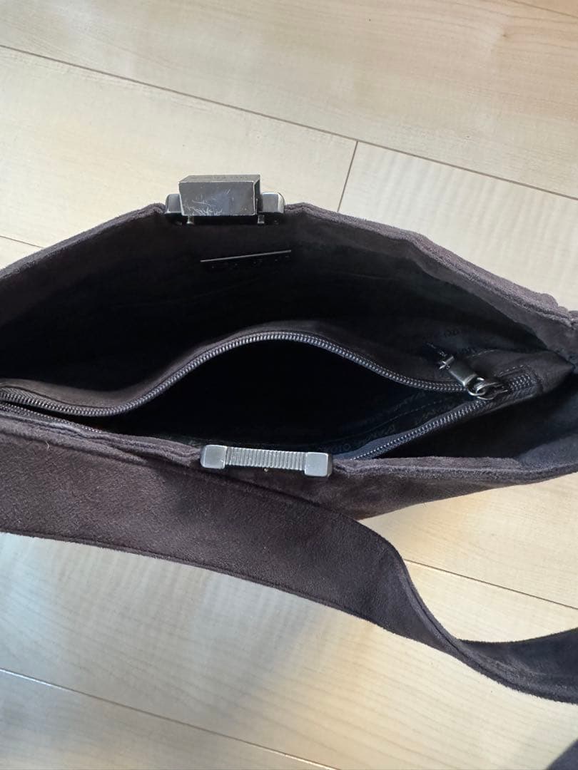 B*Y様 【美品】giorgioarmani ワンショルダーバック　スエード生地