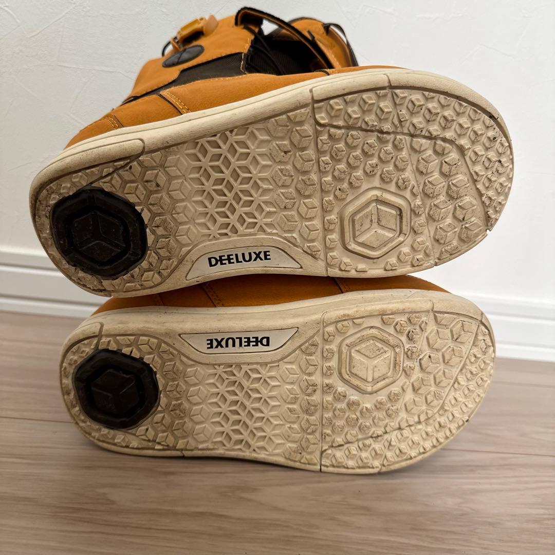 美品DEELUXE ID LARA ララ22.5 ベージュ