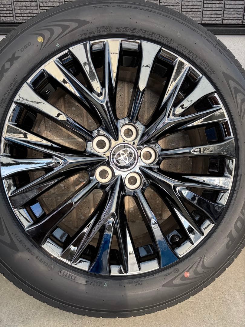 40ヴェルファイアZプレミア新車外しタイヤ、ホイールセット　ナット付き