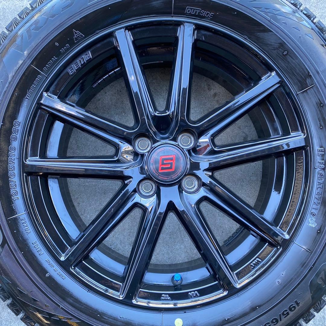 中古溝ありブリヂストンスタッドレスセット195/65R16 ライズ、ロッキー