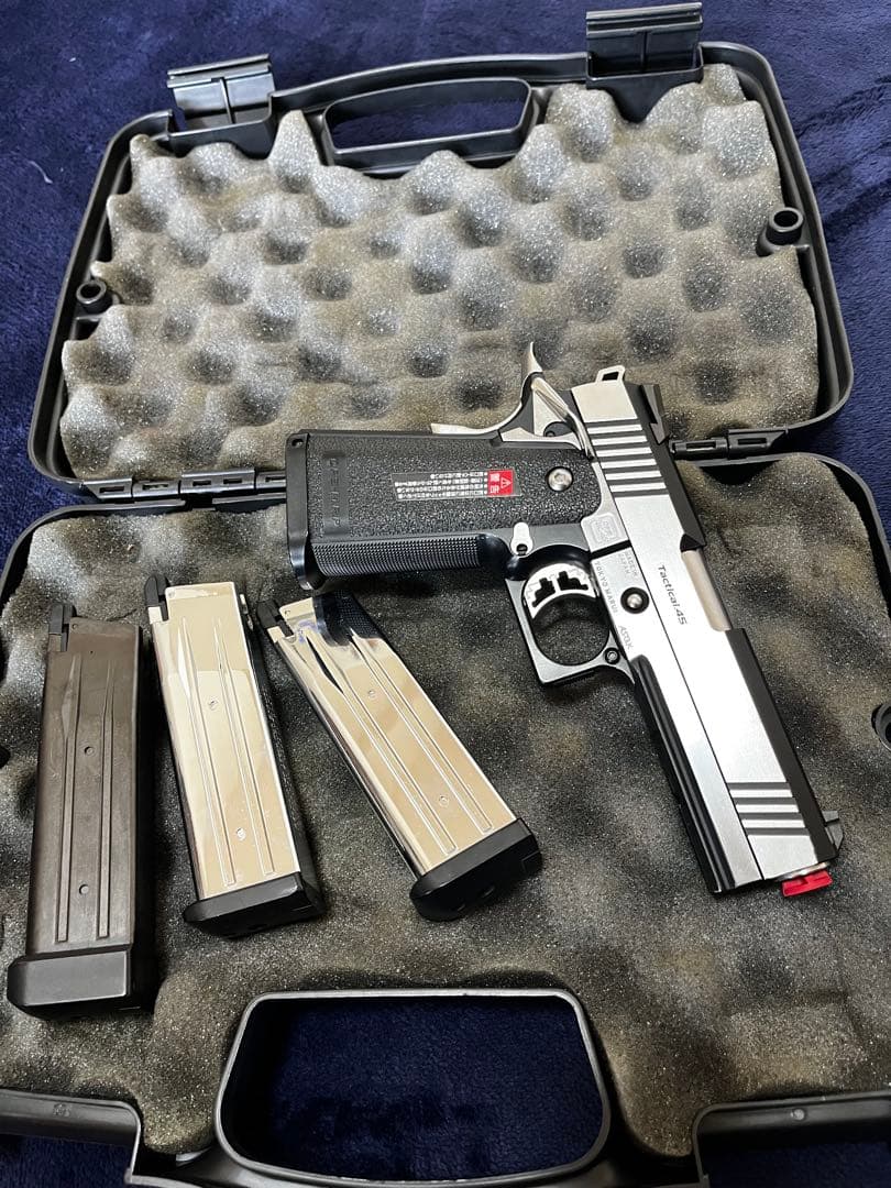 ハイキャパカスタム　デュアルステンレス　予備マガジン2本　ガンケース付き