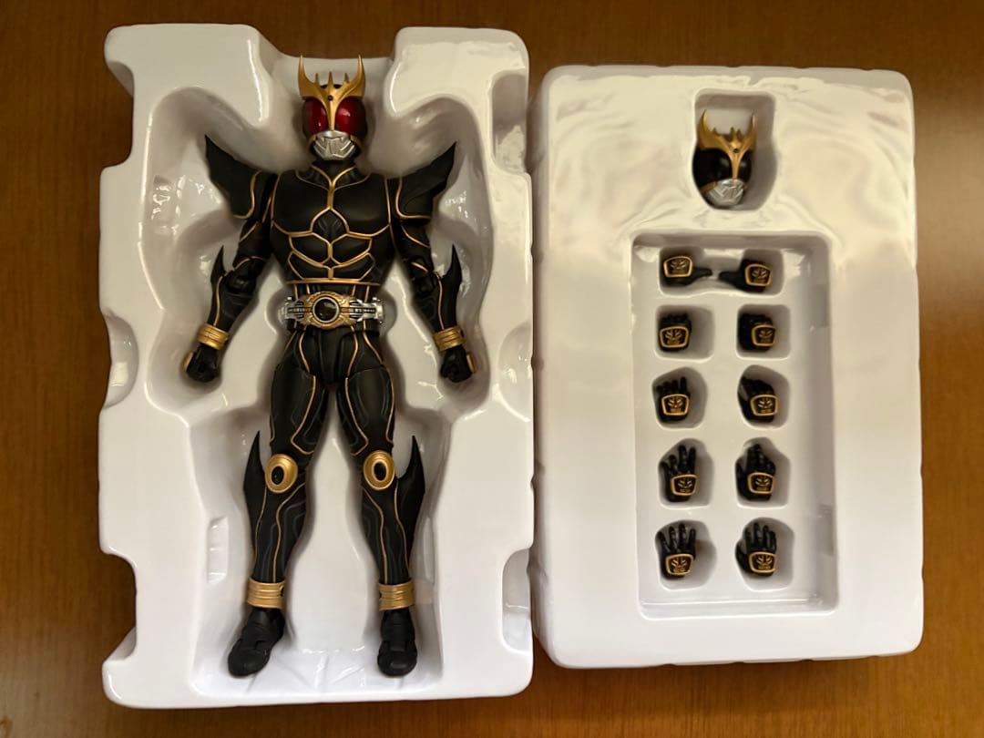真骨彫 仮面ライダークウガ アルティメットフォーム