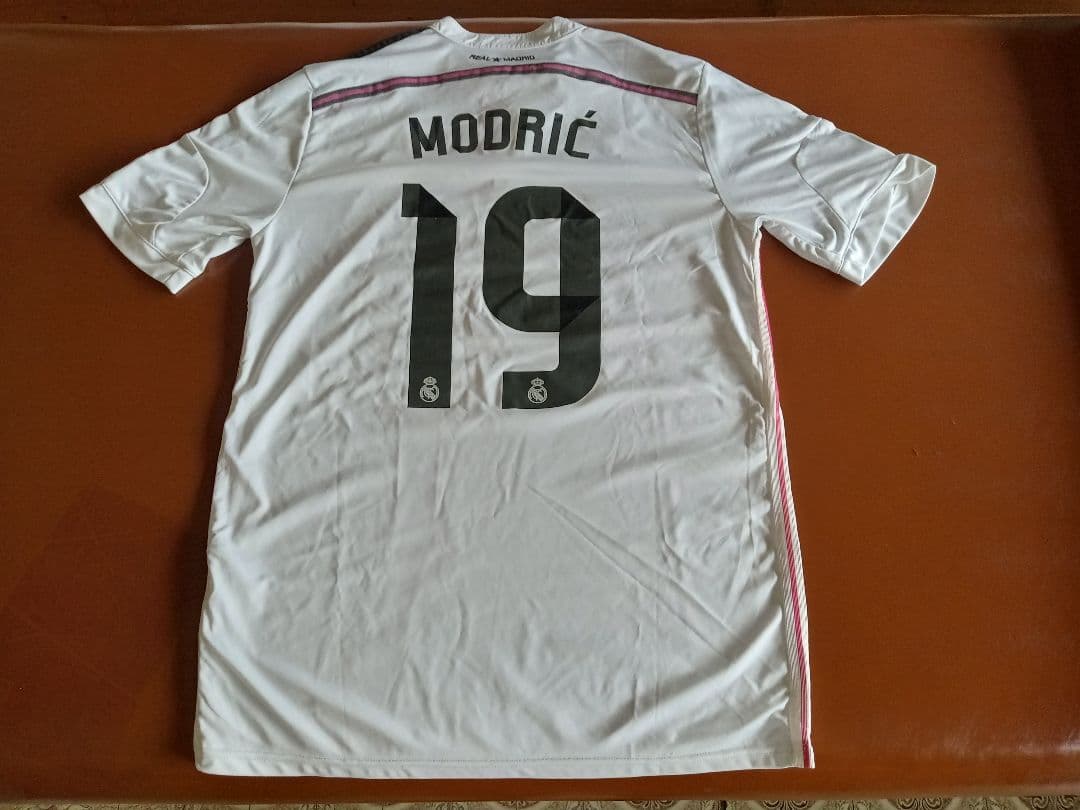 フルマーキング【レアルマドリード 14/15 ユニフォーム 19番 モドリッチ】