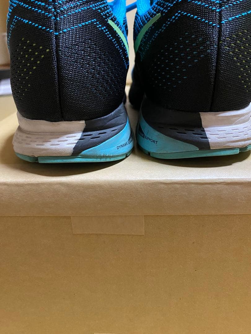 ナイキ　エアズームストラクチャー18 ブルー