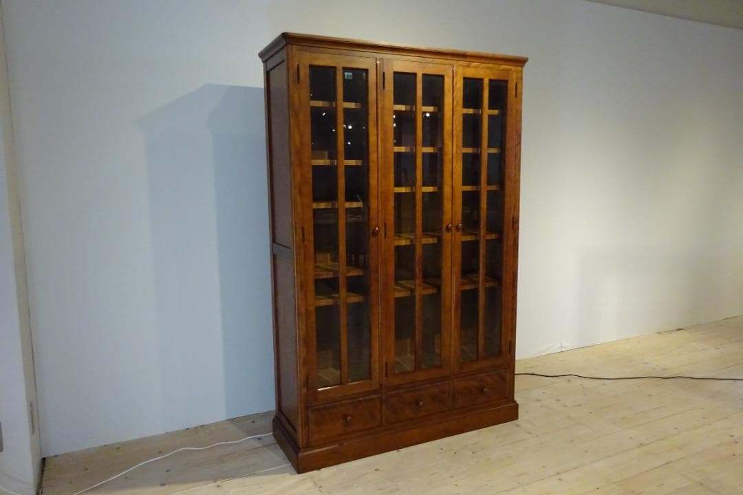 北海道　旭川家具　和光　書棚　本棚　キャビネット　樺無垢材　民芸家具　美品