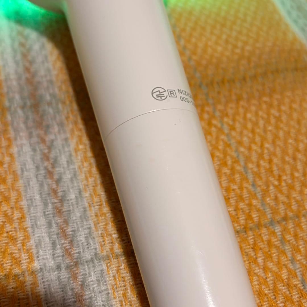 【匿名配送】NiziU 公式 ペンライト 2本セット