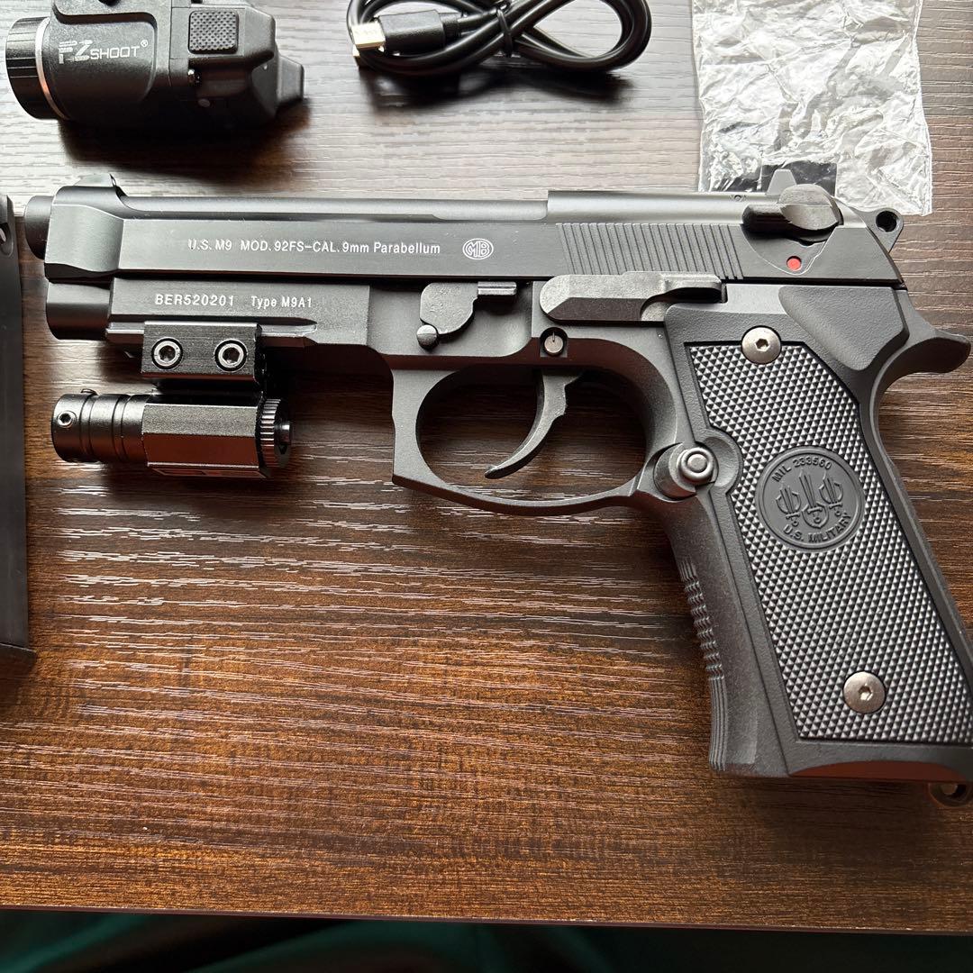 東京マルイ　M9A1ガスガン ブラック レーザーサイト付き