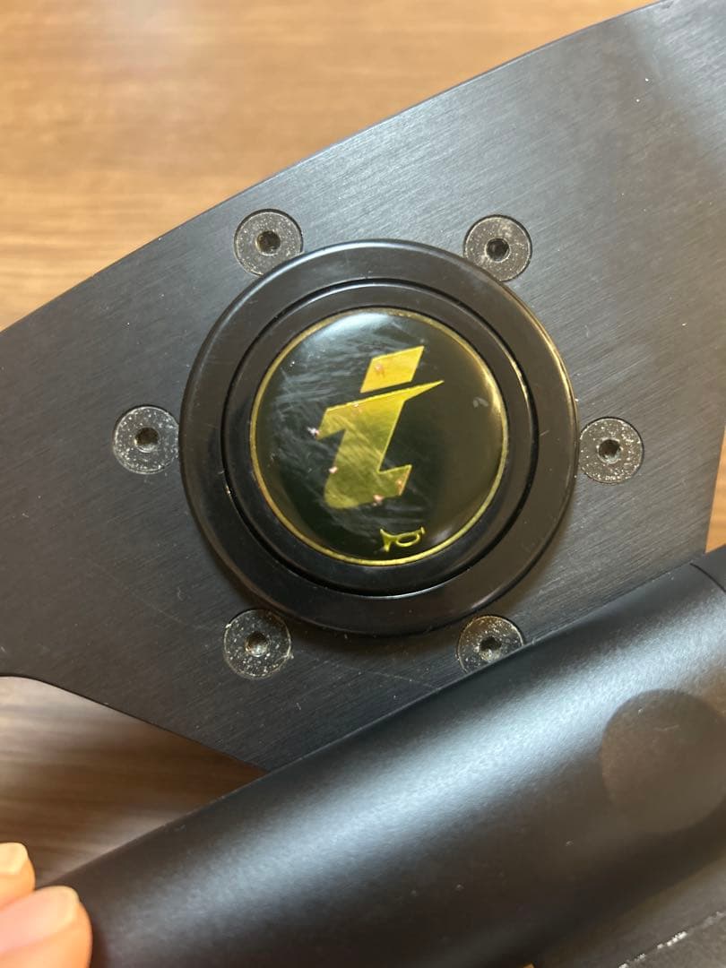 momo ステアリングハンドル 3本スポーク 黒