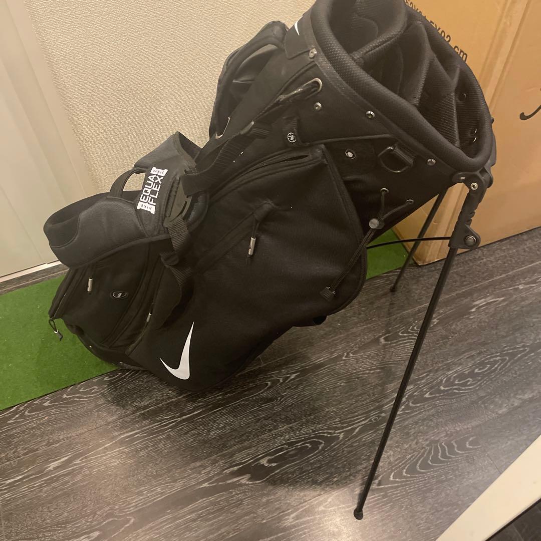 Nike ブラック スタンド式キャディバッグ