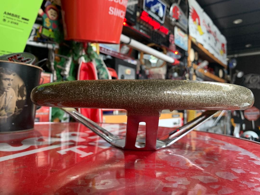 ゴールド ラメ　ステアリング　ムーンアイズ　グラント　30センチ ディープコーン