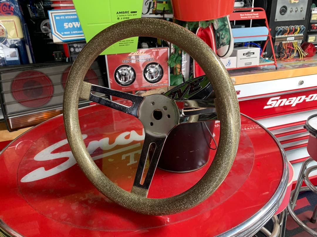 ゴールド ラメ　ステアリング　ムーンアイズ　グラント　30センチ ディープコーン